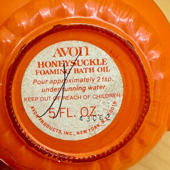 vintage Avon "Little Dutch Kettle" bath foam soap bottle - Picture 3 of 6